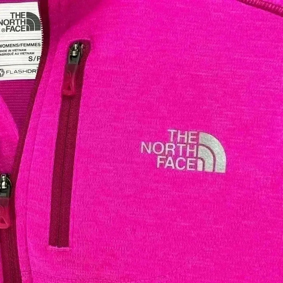 The North Face 1/4 Zip Pullover in Fusshia - Picture 3 of 9